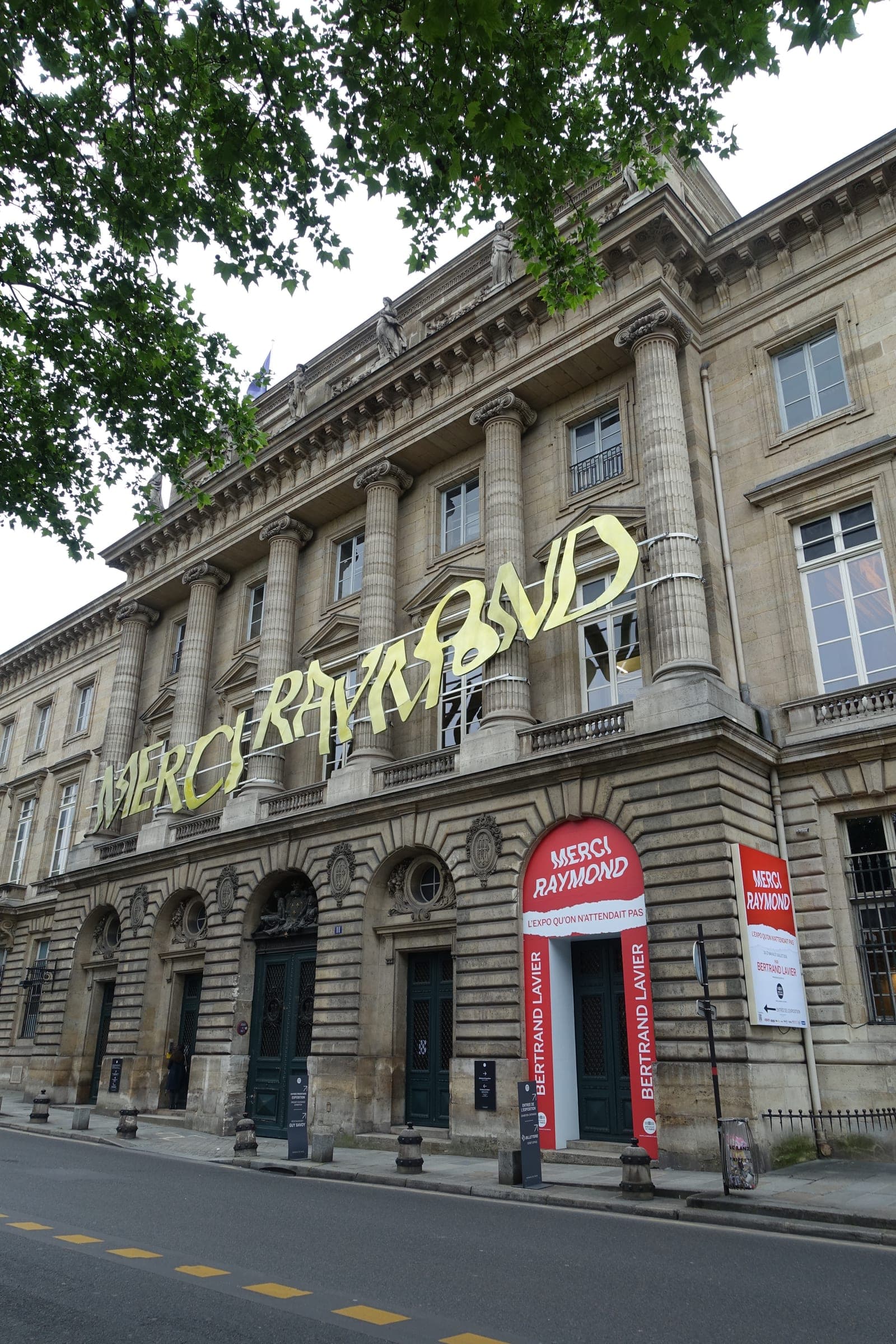 Merci Raymond (2016)