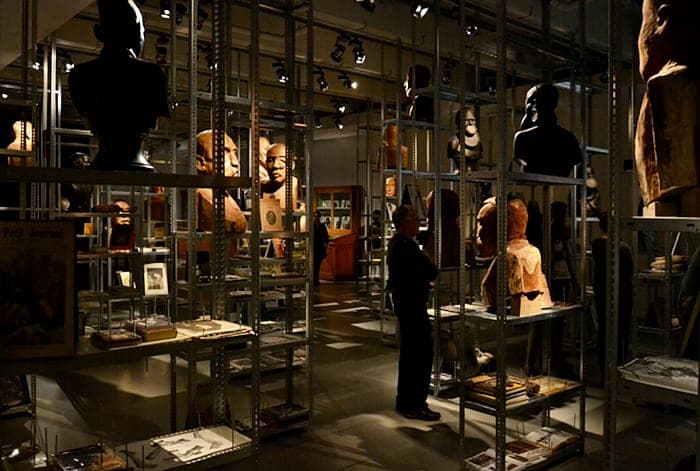 The Repair from Occident to Extra-Occidental Cultures (2012)